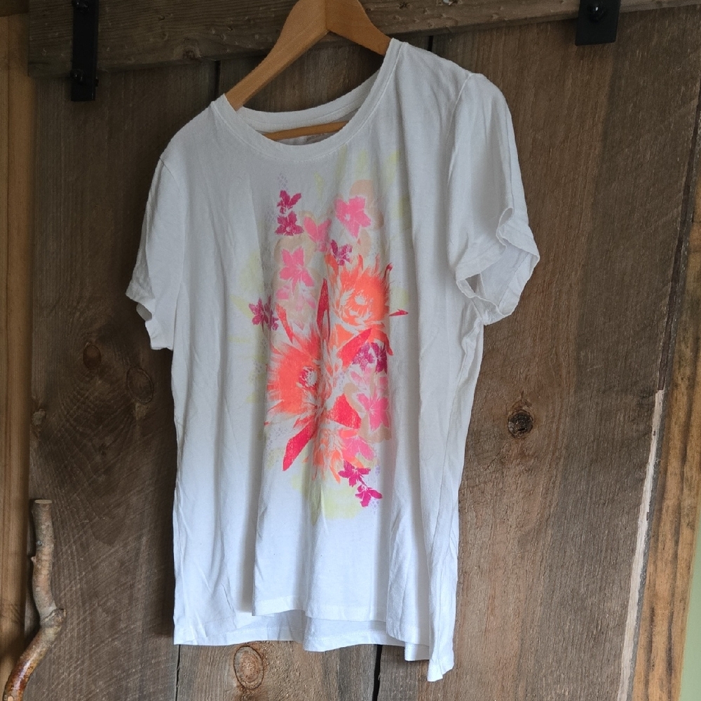 100% cotton Floral Graphic White T-Shirt
